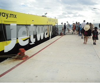 ferry-isla-mujeres-cancun-puerto