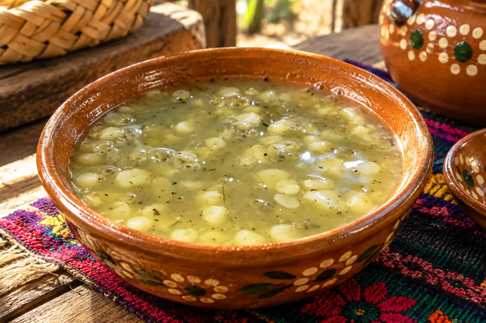 Atole de grano de Uruapan ¿bebida o comida?